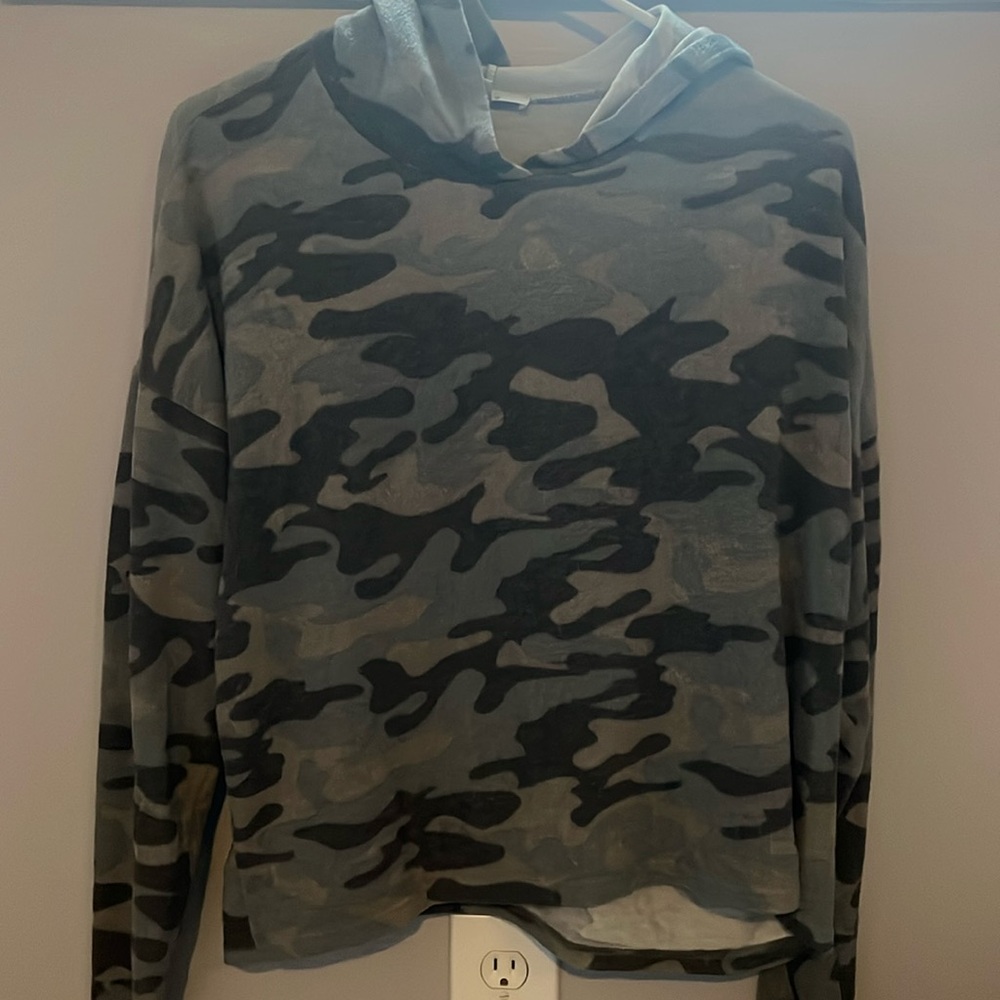 Camo sweatshirt